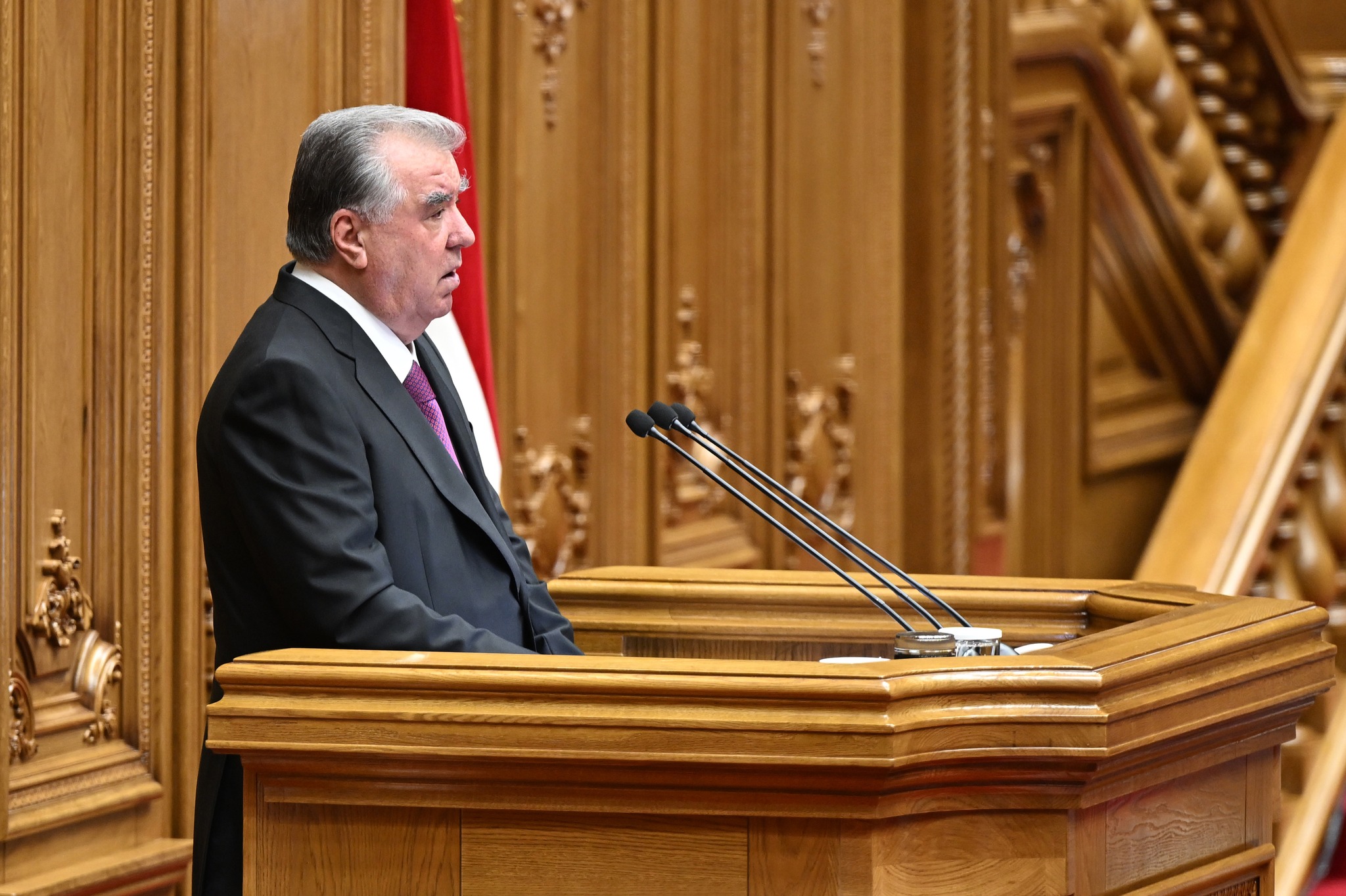 СОҲАИ ЭНЕРГЕТИКА ДАР ПАЁМИ ПЕШВОИ МИЛЛАТ БА МАҶЛИСИ ОЛӢ