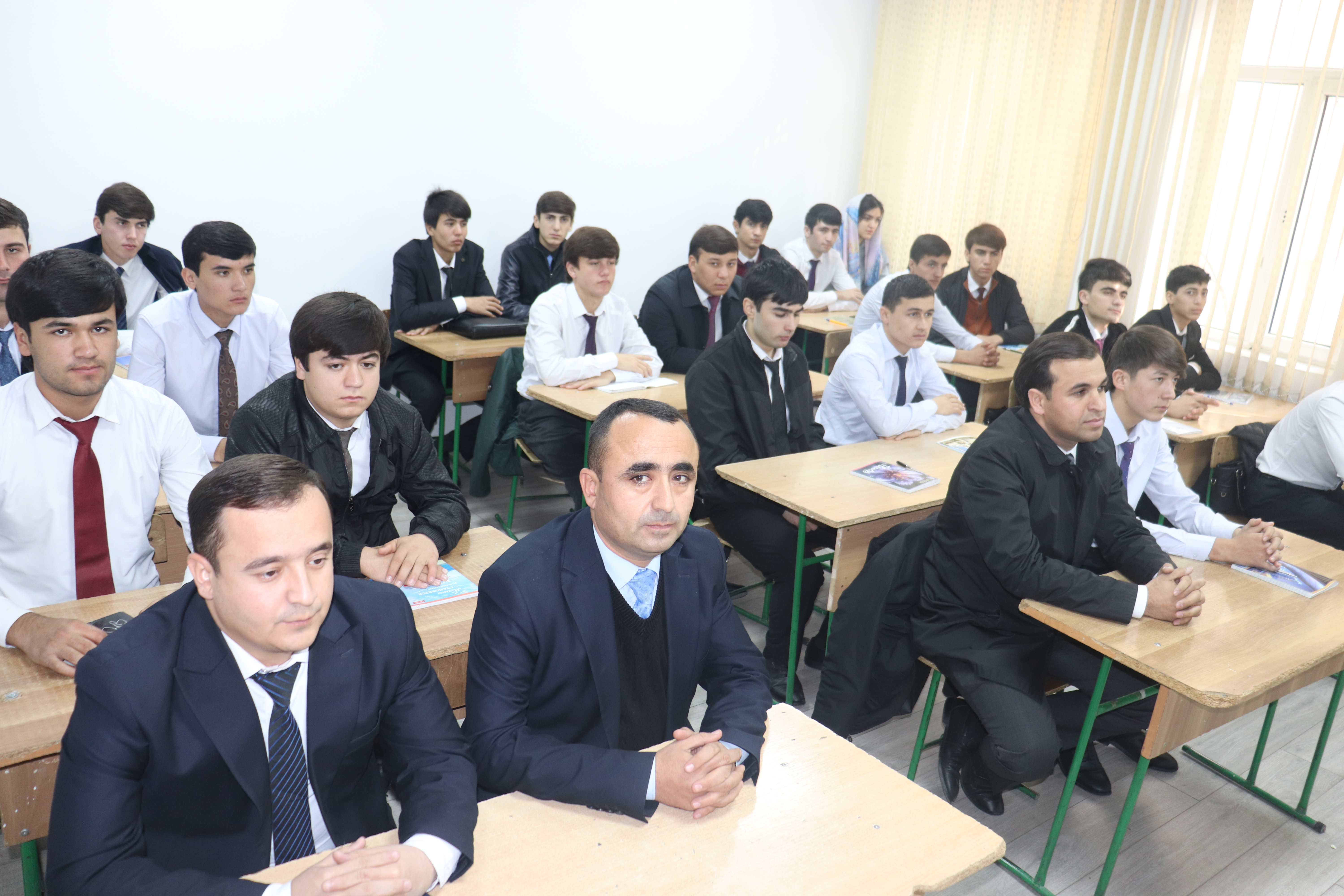 ХУРОФОТ ВА ИФРОТГАРОӢ - ЧОЛИШҲОИ АСРИ МУОСИР БАРОИ ҶАВОНОН