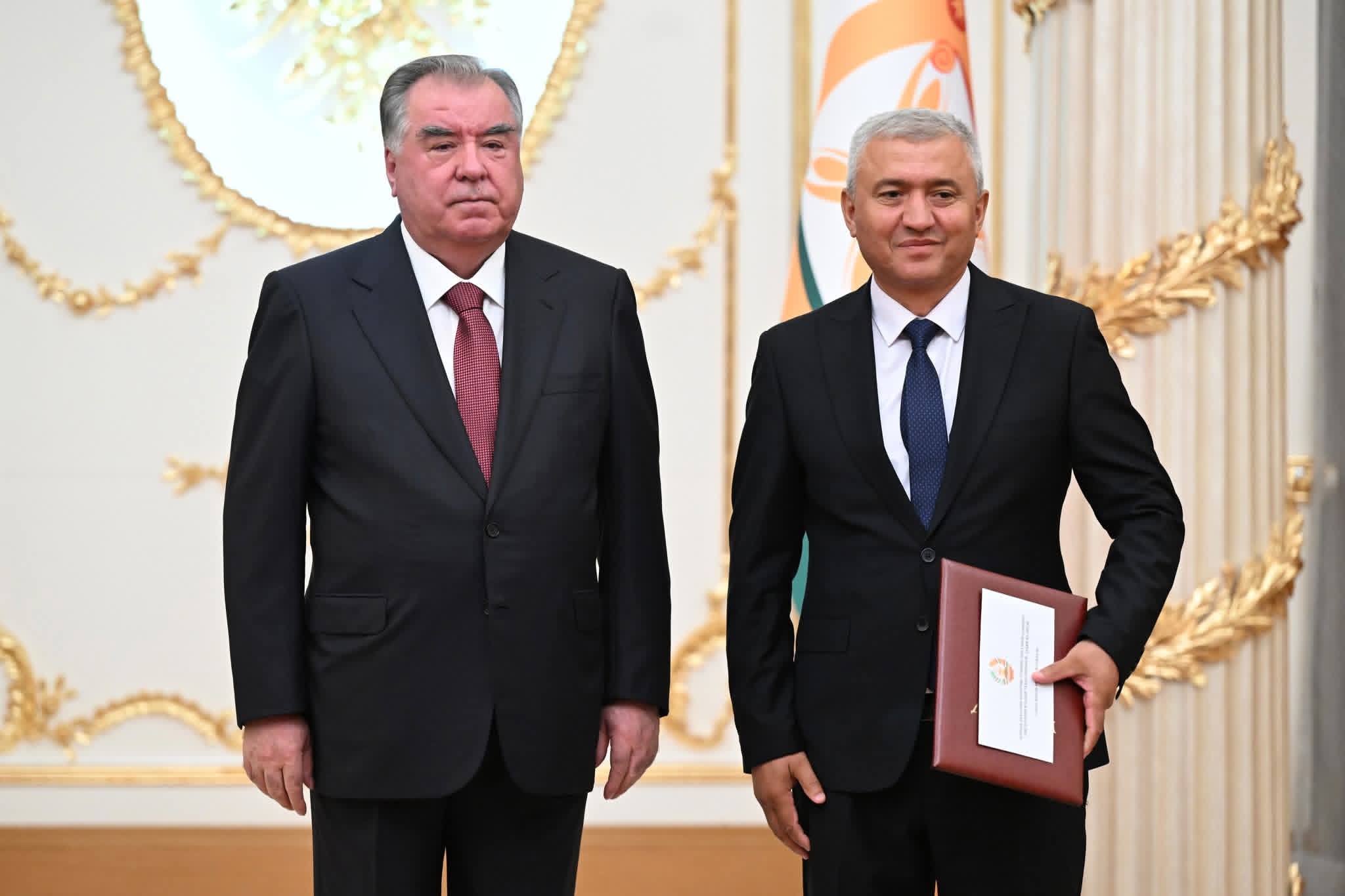 Қадрдонии САЙДАЛИЗОДА АБДУРАУФ САЙДАЛӢ сардори Маркази такмили ихтисоси ДТТ ба номи академик М.С.Осимӣ бо мукофоти давлатӣ.