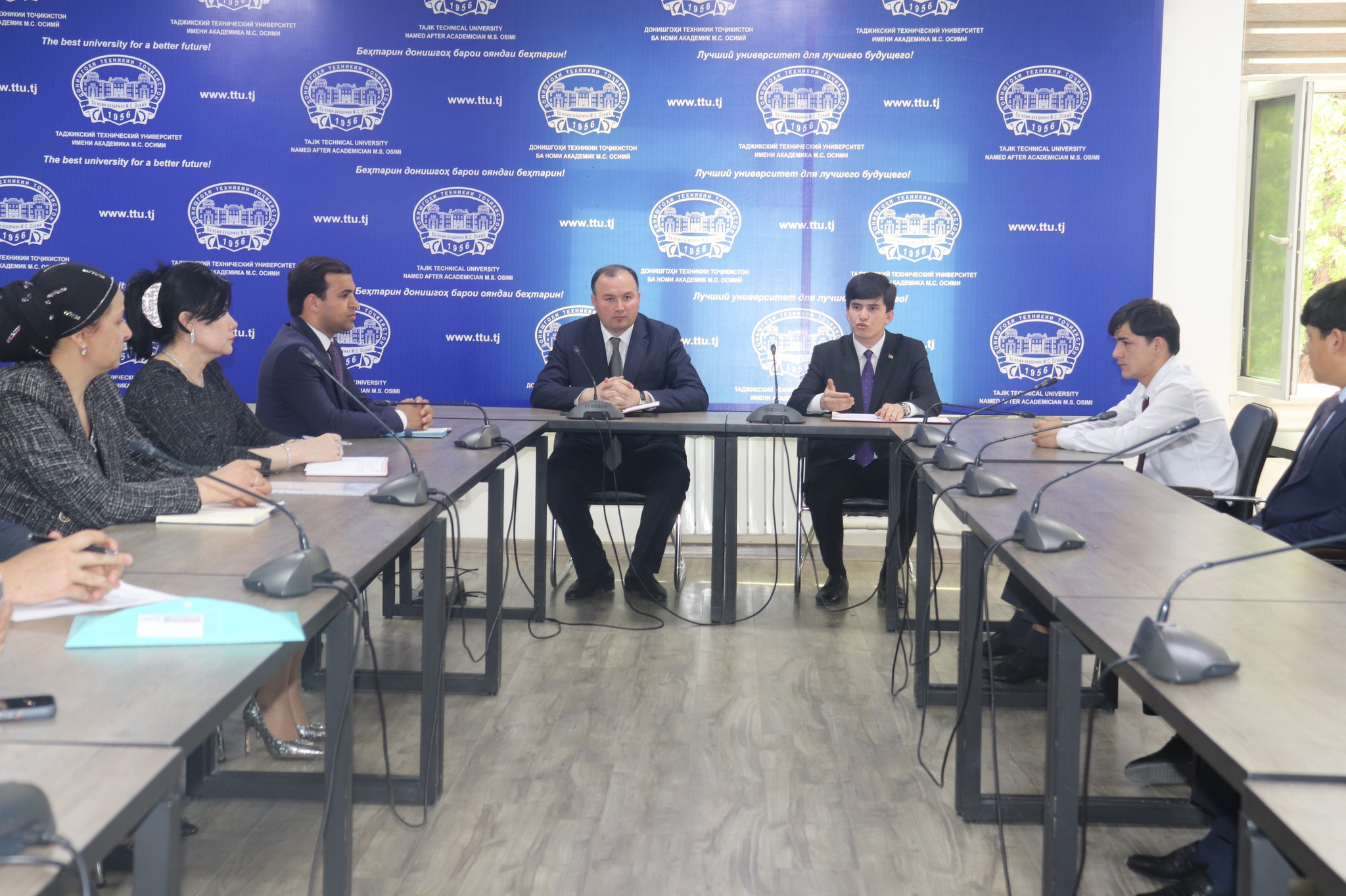 МЕҲРУБОНӢ ДАР АМАЛ